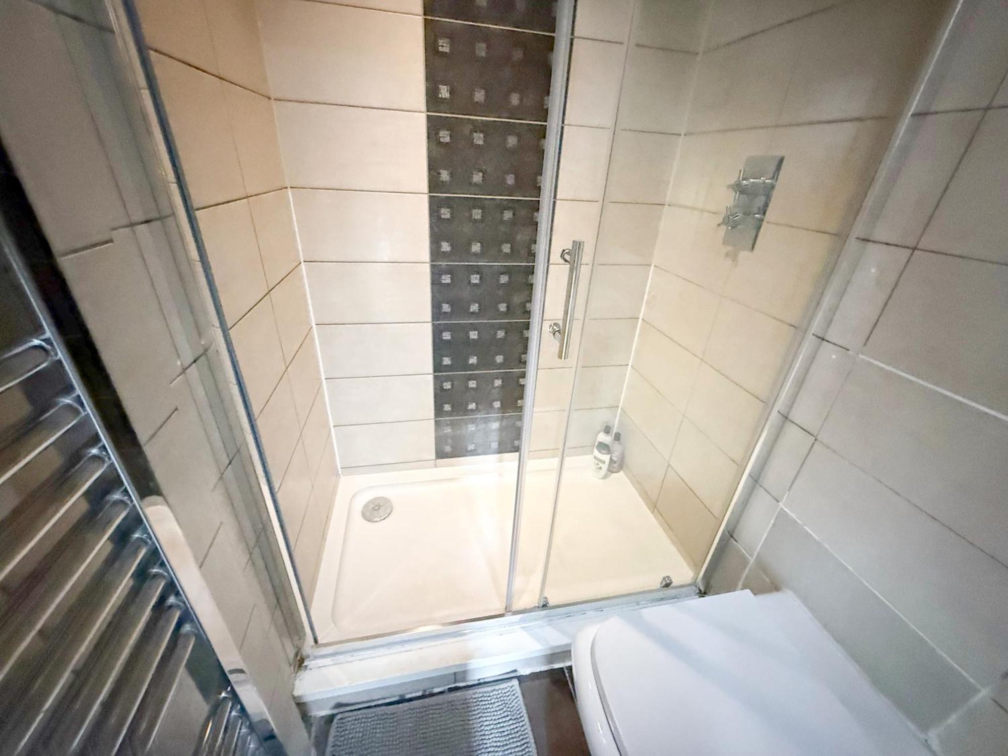 New 4-bed, 3-bath With Balcony And Free Parking In Crouch End Near Alexandra Palace London