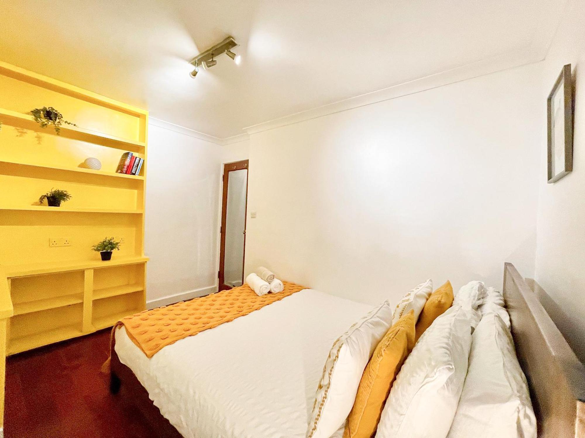 New 4-bed, 3-bath With Balcony And Free Parking In Crouch End Near Alexandra Palace