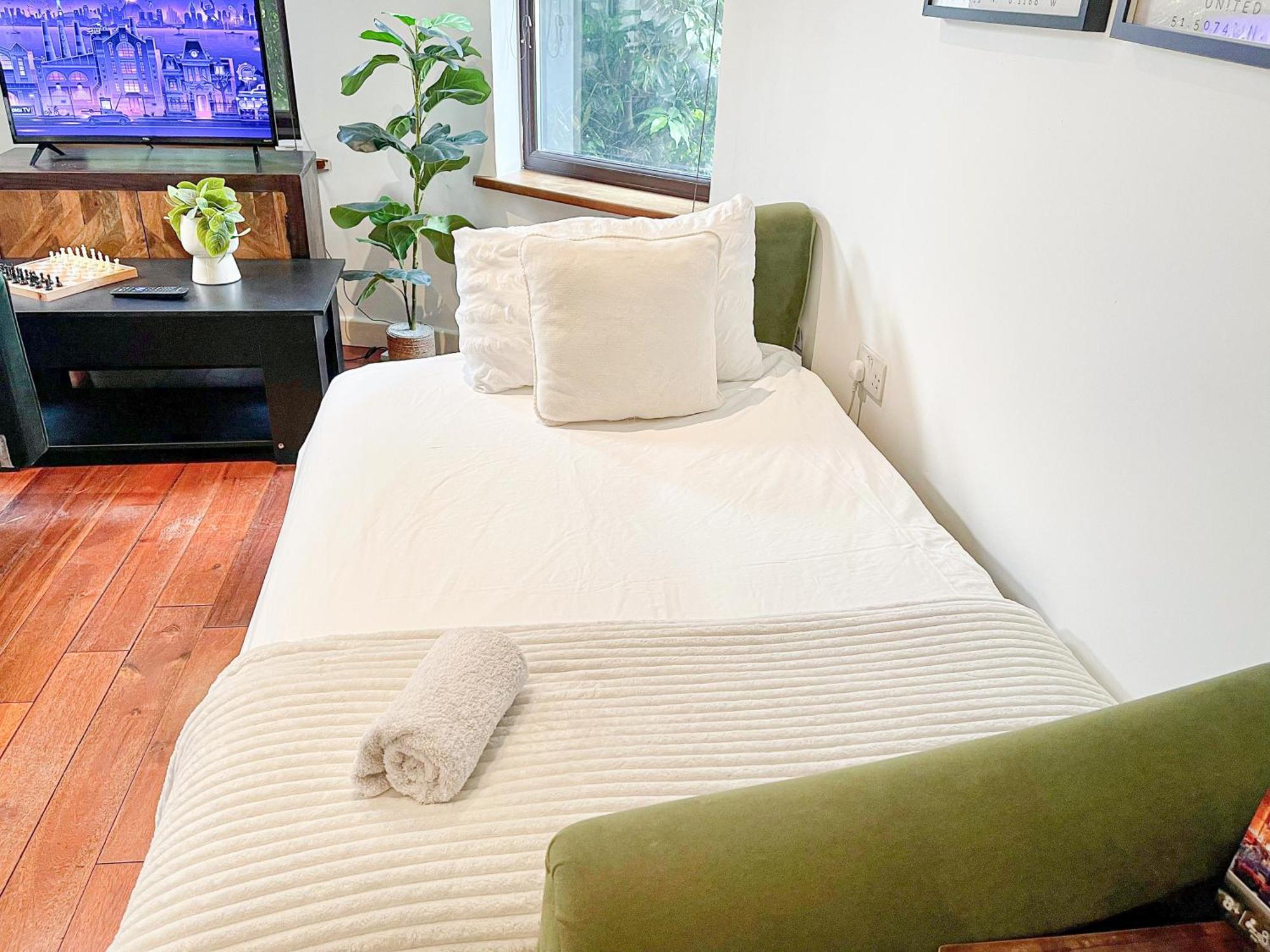 New 4-bed, 3-bath With Balcony And Free Parking In Crouch End Near Alexandra Palace