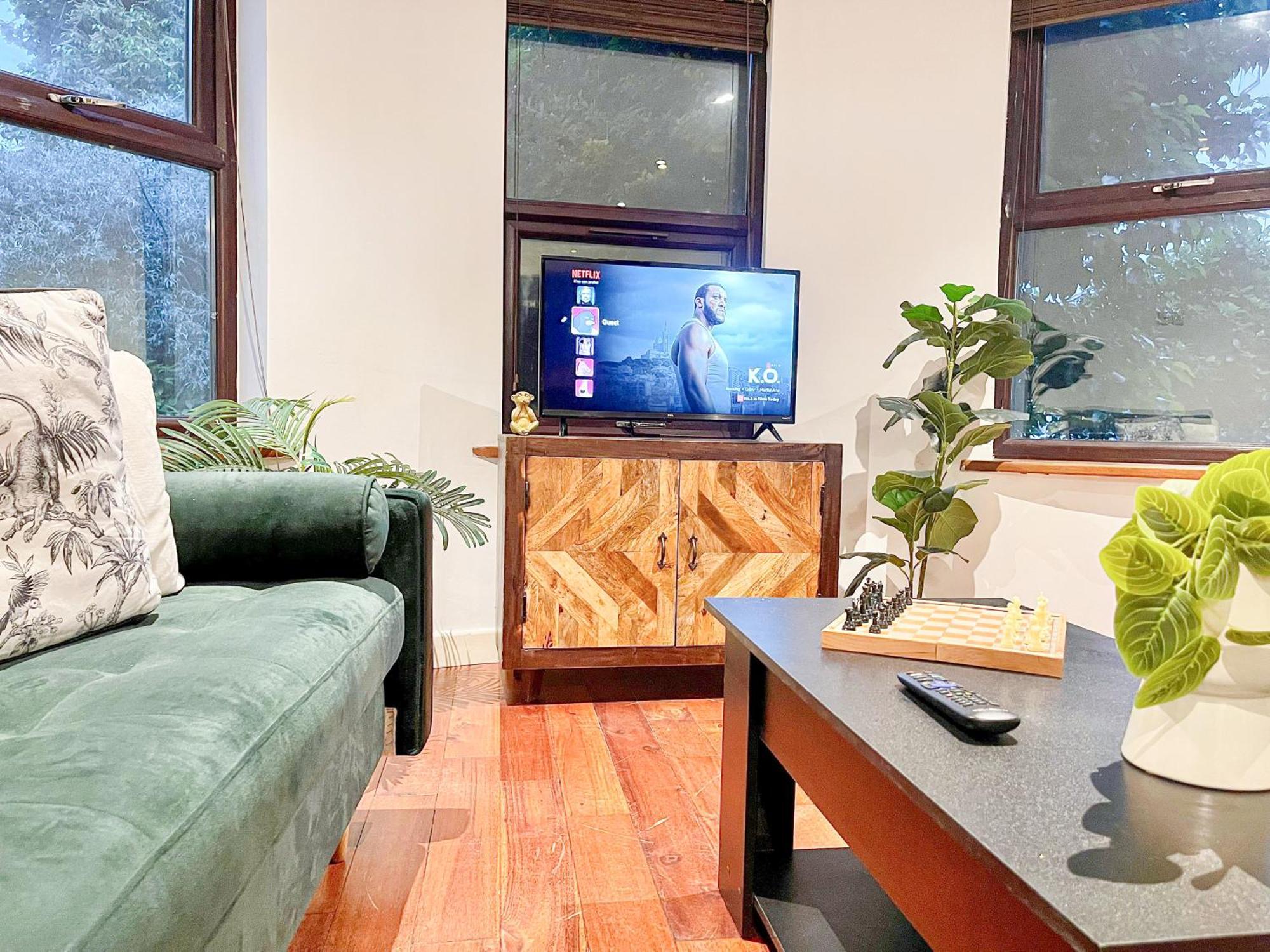 New 4-bed, 3-bath With Balcony And Free Parking In Crouch End Near Alexandra Palace London