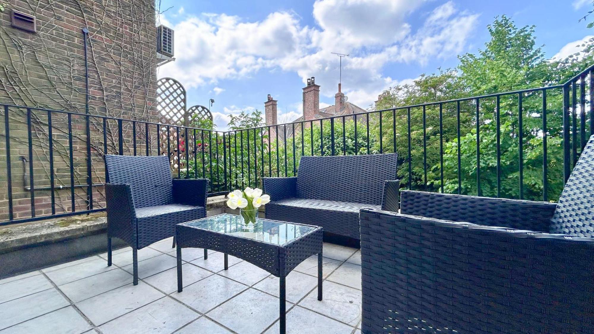 Apartment New 4-bed, 3-bath With Balcony And Free Parking In Crouch End Near Alexandra Palace